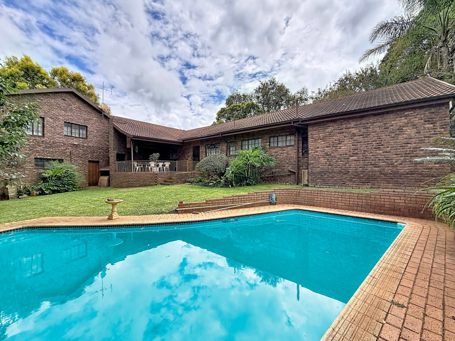 4 Bedroom Property for Sale in Faerie Glen Gauteng