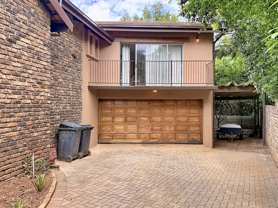 4 Bedroom Property for Sale in Faerie Glen Gauteng