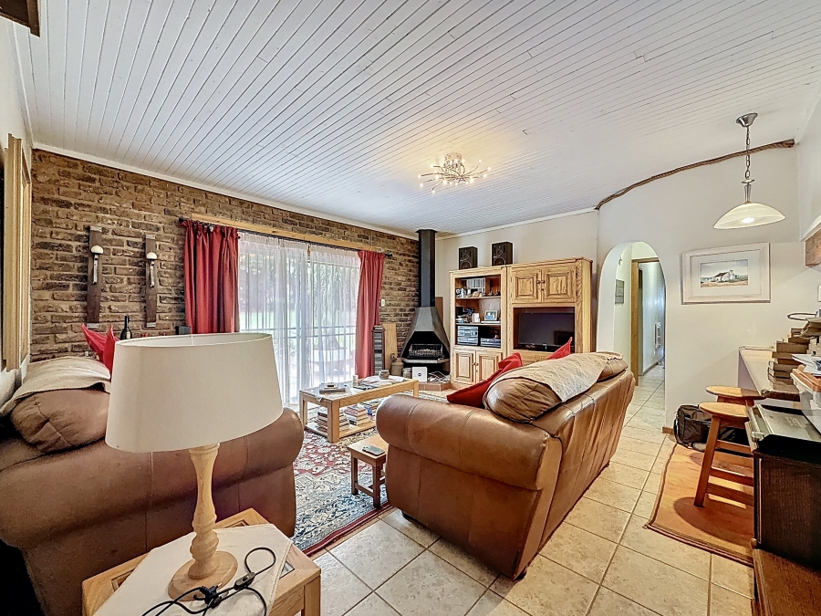 4 Bedroom Property for Sale in Faerie Glen Gauteng