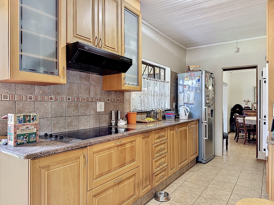 4 Bedroom Property for Sale in Faerie Glen Gauteng