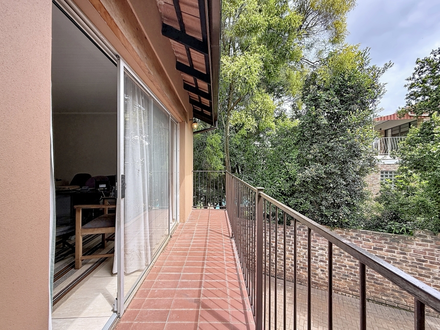 4 Bedroom Property for Sale in Faerie Glen Gauteng