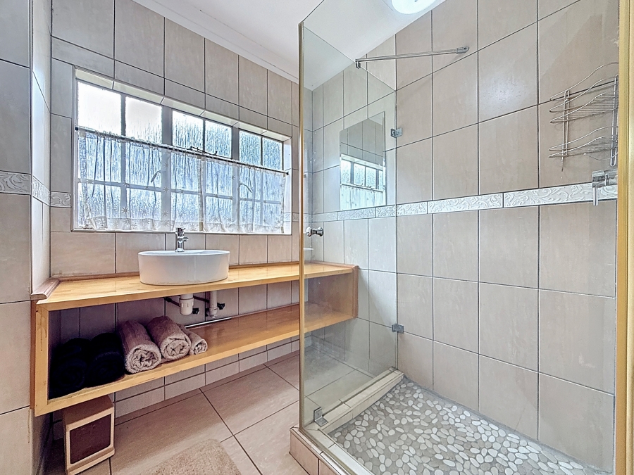 4 Bedroom Property for Sale in Faerie Glen Gauteng