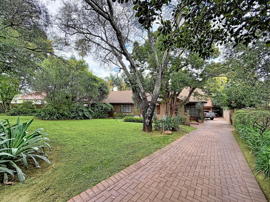 4 Bedroom Property for Sale in Faerie Glen Gauteng