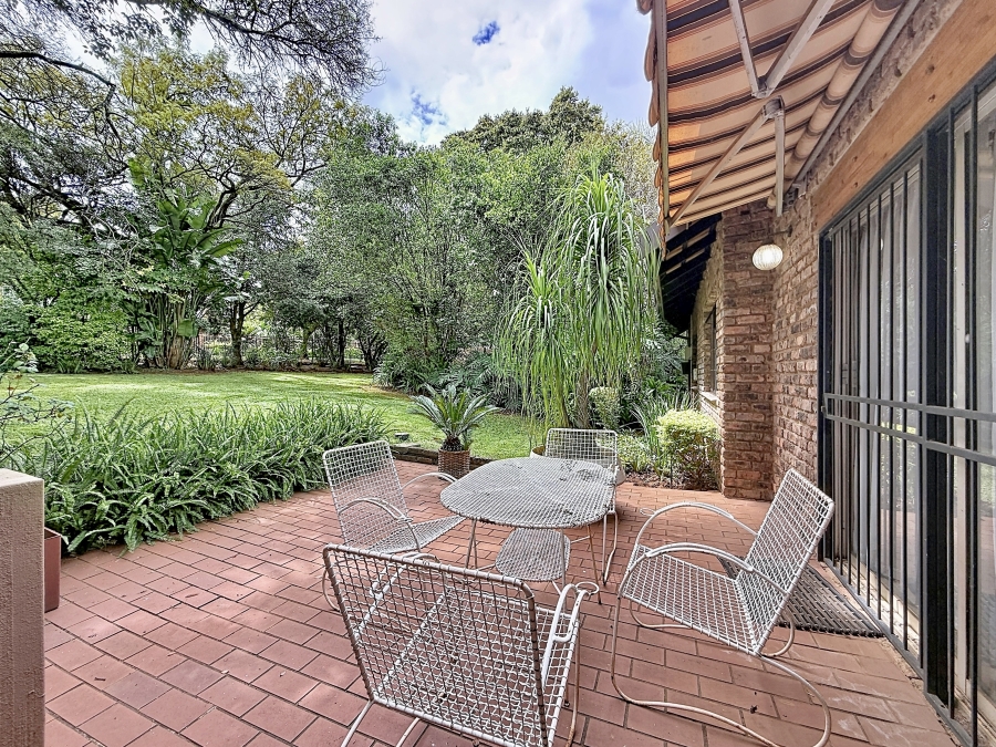 4 Bedroom Property for Sale in Faerie Glen Gauteng