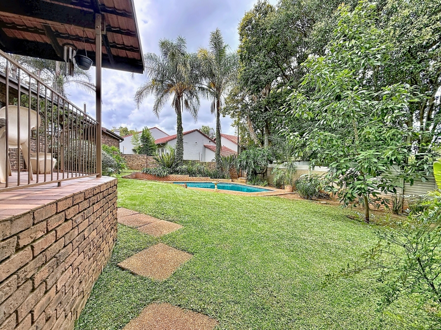 4 Bedroom Property for Sale in Faerie Glen Gauteng