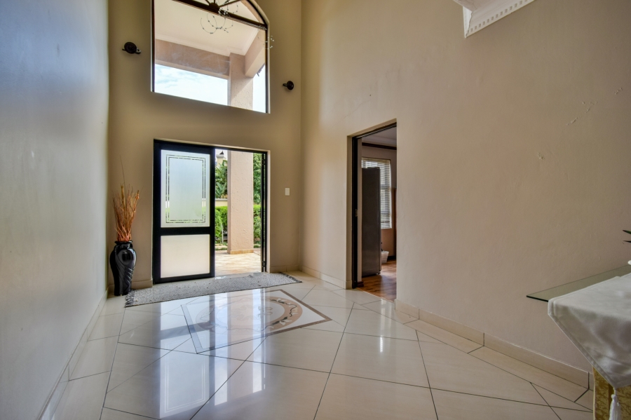 5 Bedroom Property for Sale in Willow Acres Gauteng