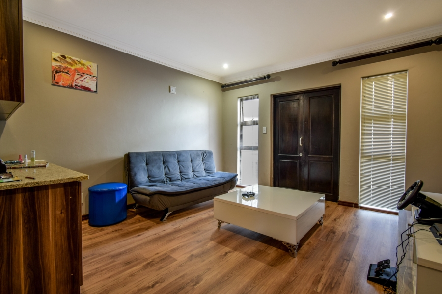 5 Bedroom Property for Sale in Willow Acres Gauteng