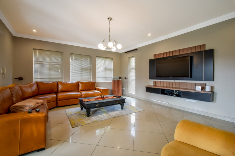 5 Bedroom Property for Sale in Willow Acres Gauteng