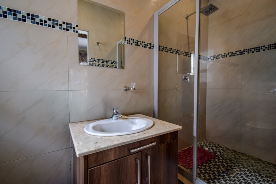 5 Bedroom Property for Sale in Willow Acres Gauteng