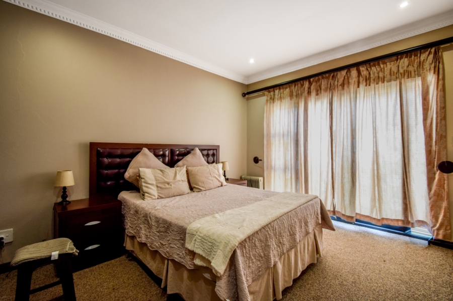 5 Bedroom Property for Sale in Willow Acres Gauteng