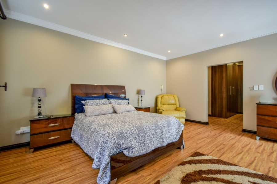 5 Bedroom Property for Sale in Willow Acres Gauteng