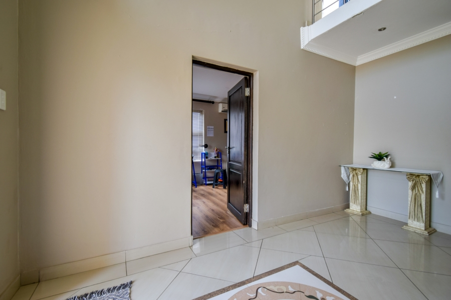 5 Bedroom Property for Sale in Willow Acres Gauteng