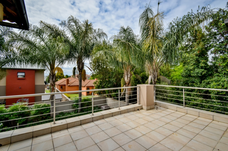 5 Bedroom Property for Sale in Willow Acres Gauteng