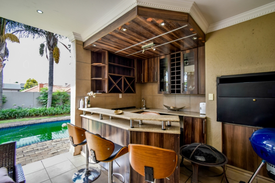 5 Bedroom Property for Sale in Willow Acres Gauteng