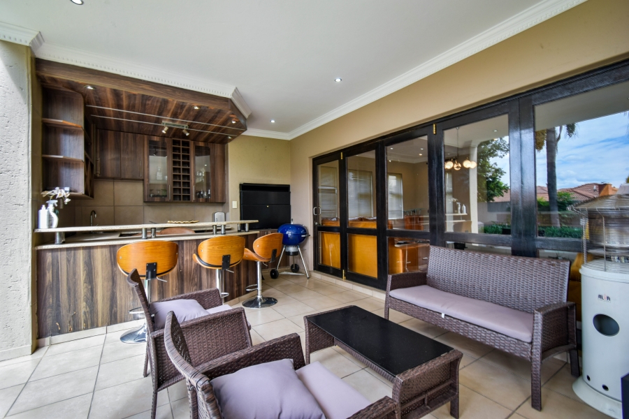 5 Bedroom Property for Sale in Willow Acres Gauteng