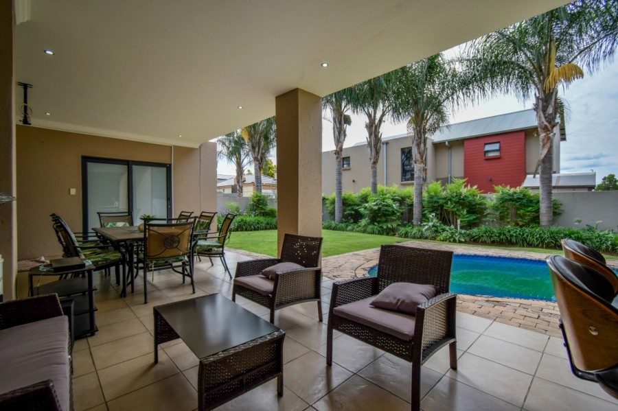 5 Bedroom Property for Sale in Willow Acres Gauteng