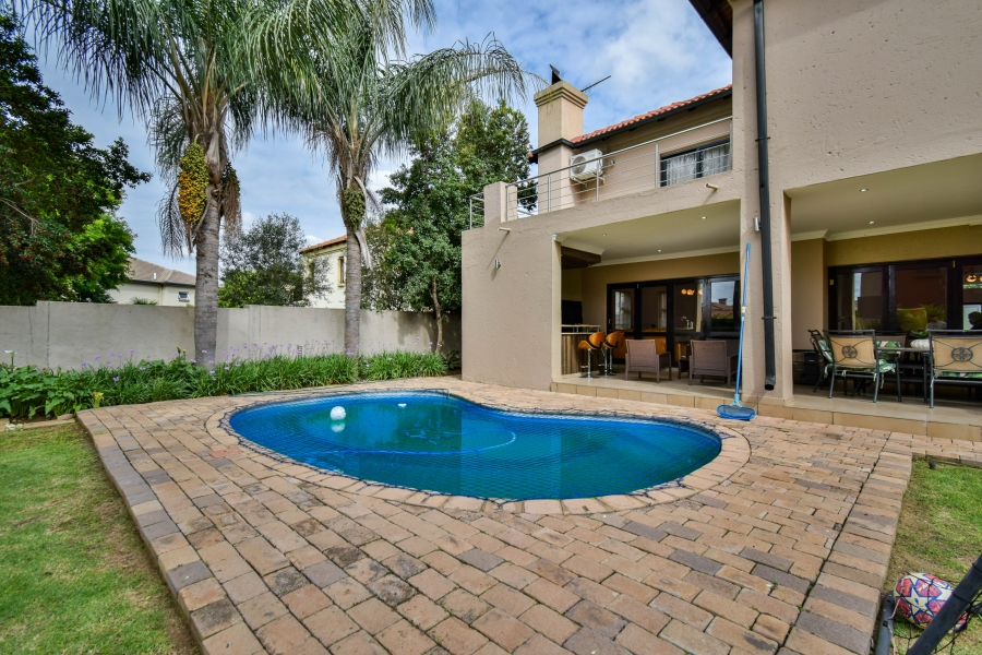 5 Bedroom Property for Sale in Willow Acres Gauteng