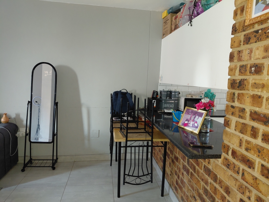 2 Bedroom Property for Sale in Pretoria North Gauteng