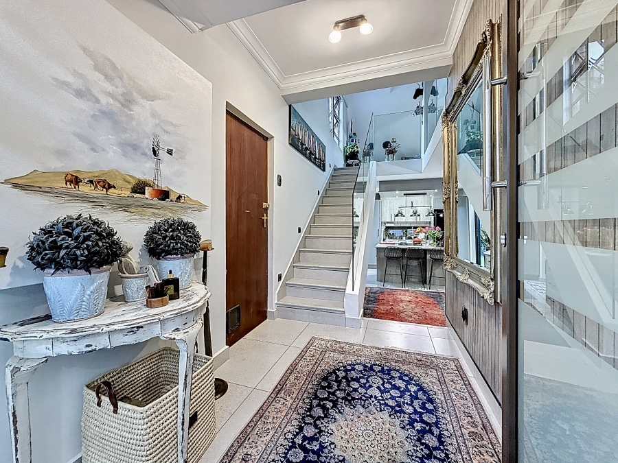 4 Bedroom Property for Sale in Faerie Glen Gauteng