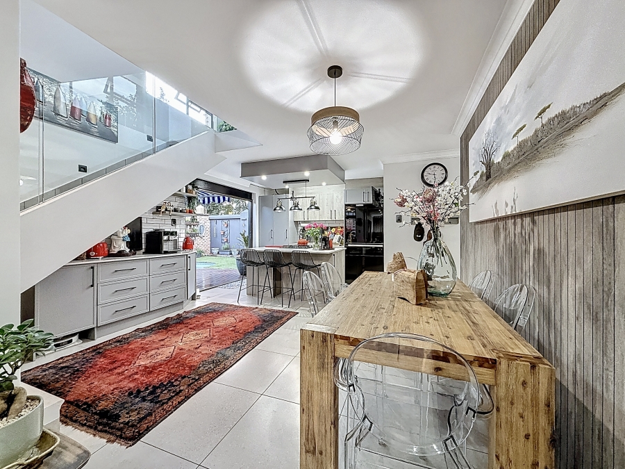 4 Bedroom Property for Sale in Faerie Glen Gauteng