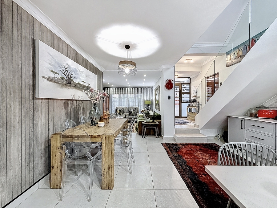 4 Bedroom Property for Sale in Faerie Glen Gauteng