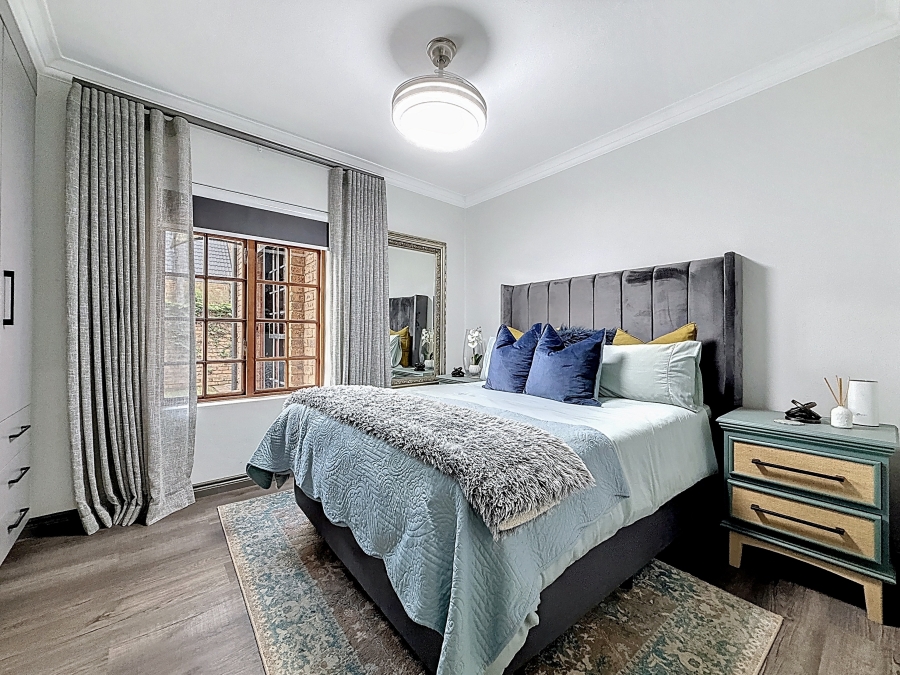 4 Bedroom Property for Sale in Faerie Glen Gauteng