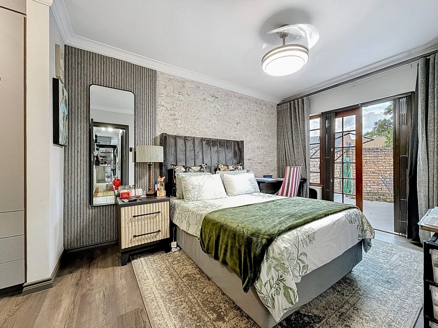 4 Bedroom Property for Sale in Faerie Glen Gauteng