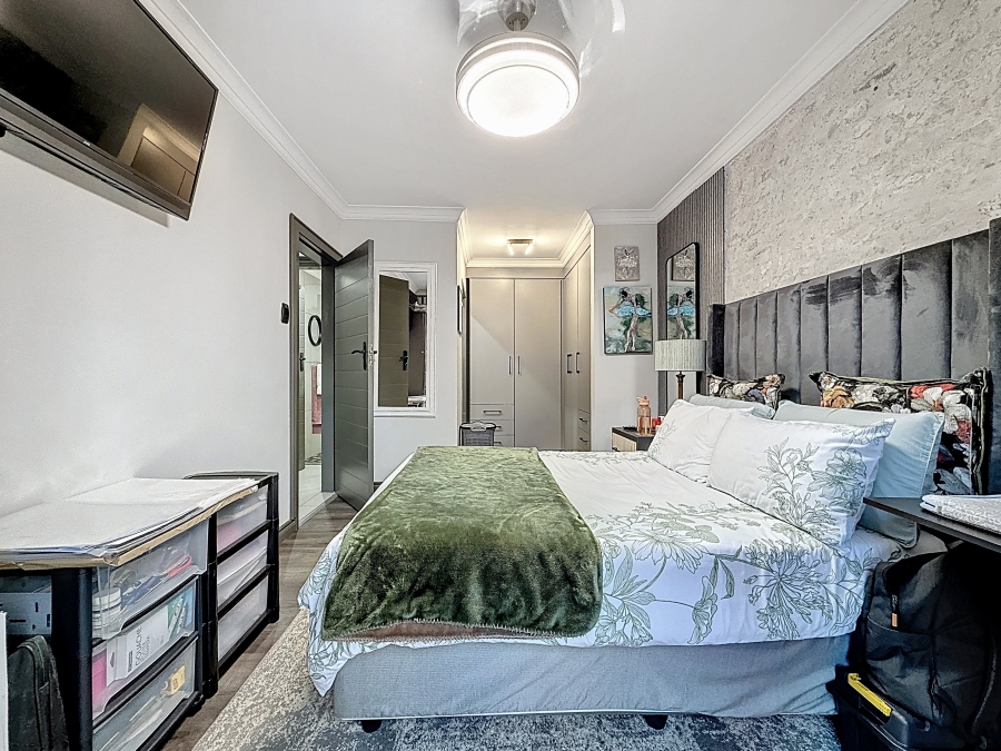 4 Bedroom Property for Sale in Faerie Glen Gauteng