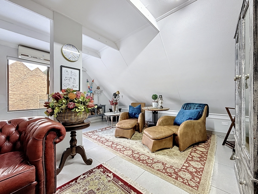 4 Bedroom Property for Sale in Faerie Glen Gauteng