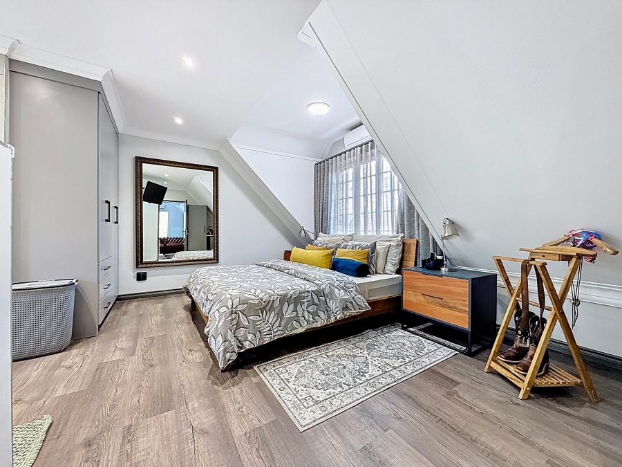 4 Bedroom Property for Sale in Faerie Glen Gauteng