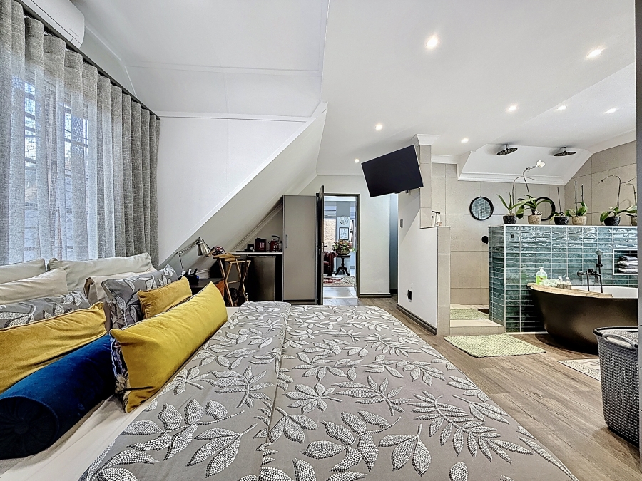 4 Bedroom Property for Sale in Faerie Glen Gauteng