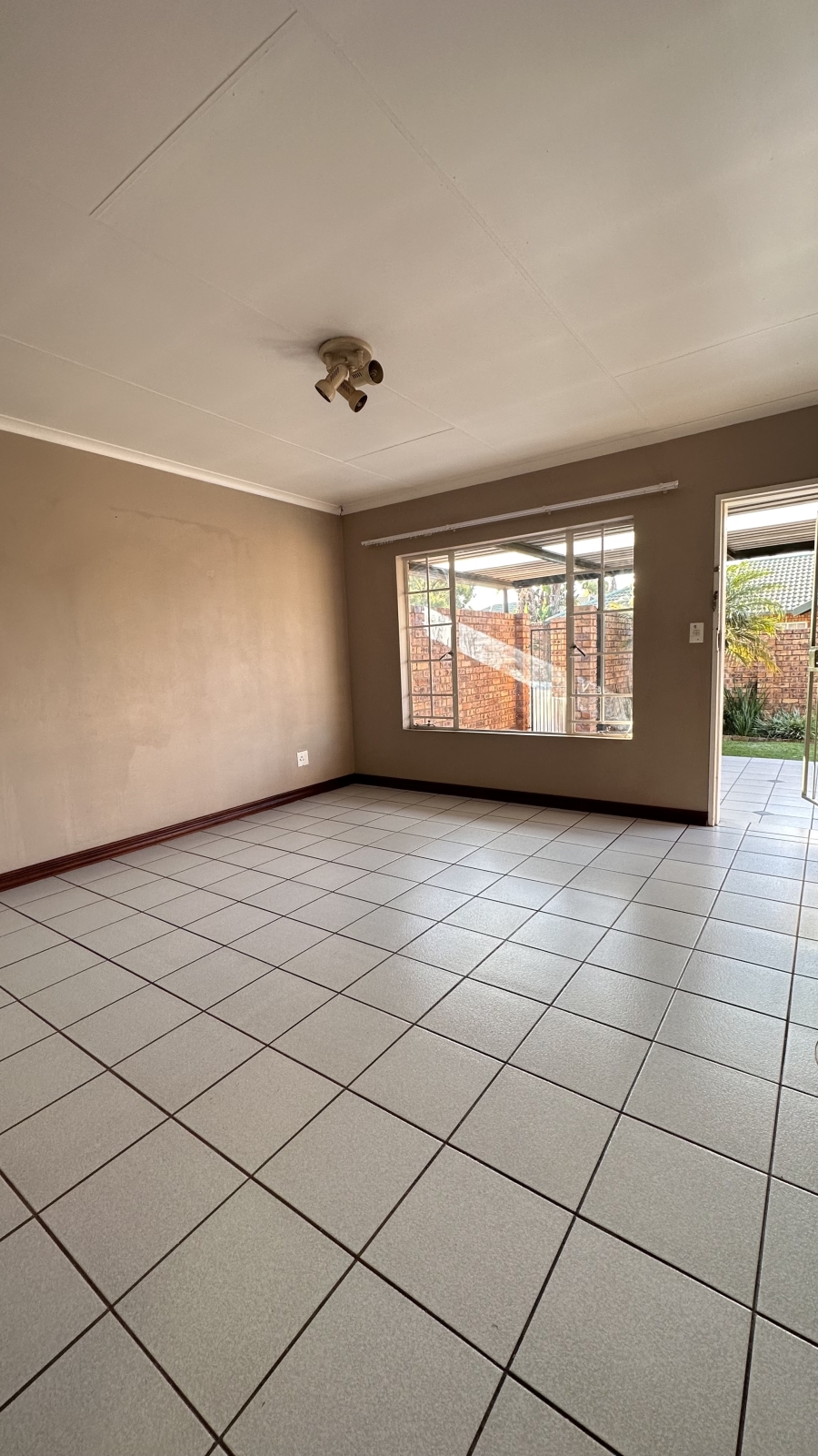To Let 2 Bedroom Property for Rent in Highveld Gauteng