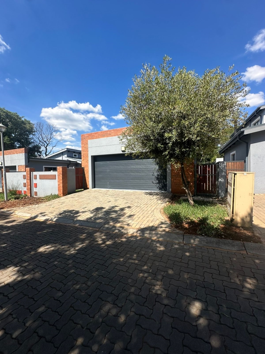 2 Bedroom Property for Sale in Montana Gauteng
