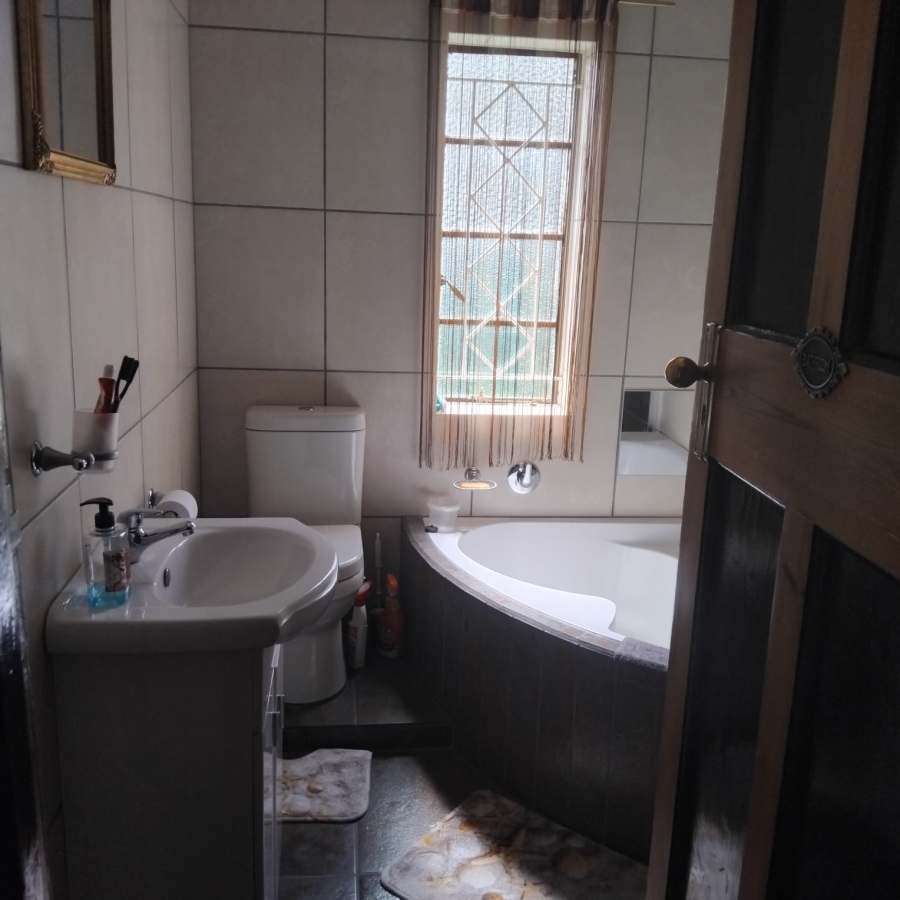 4 Bedroom Property for Sale in Homelake Gauteng