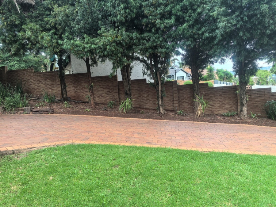 4 Bedroom Property for Sale in Roodekrans Gauteng