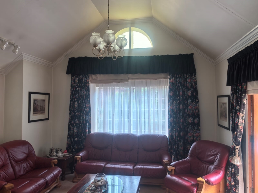 4 Bedroom Property for Sale in Roodekrans Gauteng