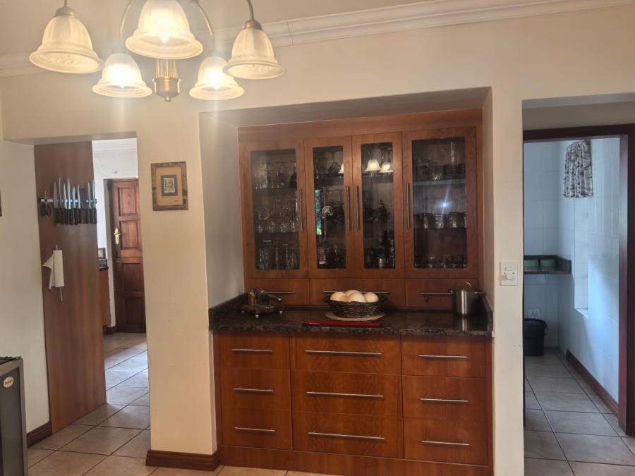 4 Bedroom Property for Sale in Roodekrans Gauteng