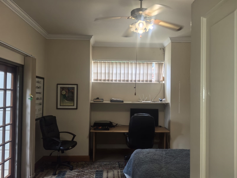 4 Bedroom Property for Sale in Roodekrans Gauteng