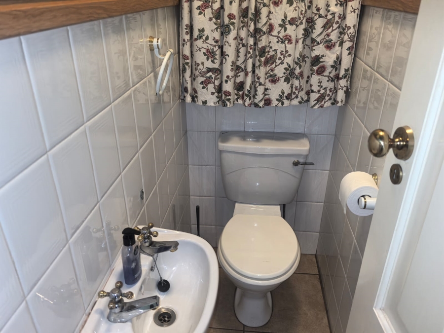 4 Bedroom Property for Sale in Roodekrans Gauteng