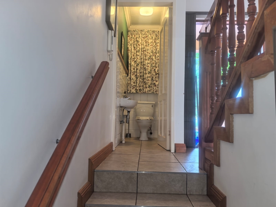 4 Bedroom Property for Sale in Roodekrans Gauteng