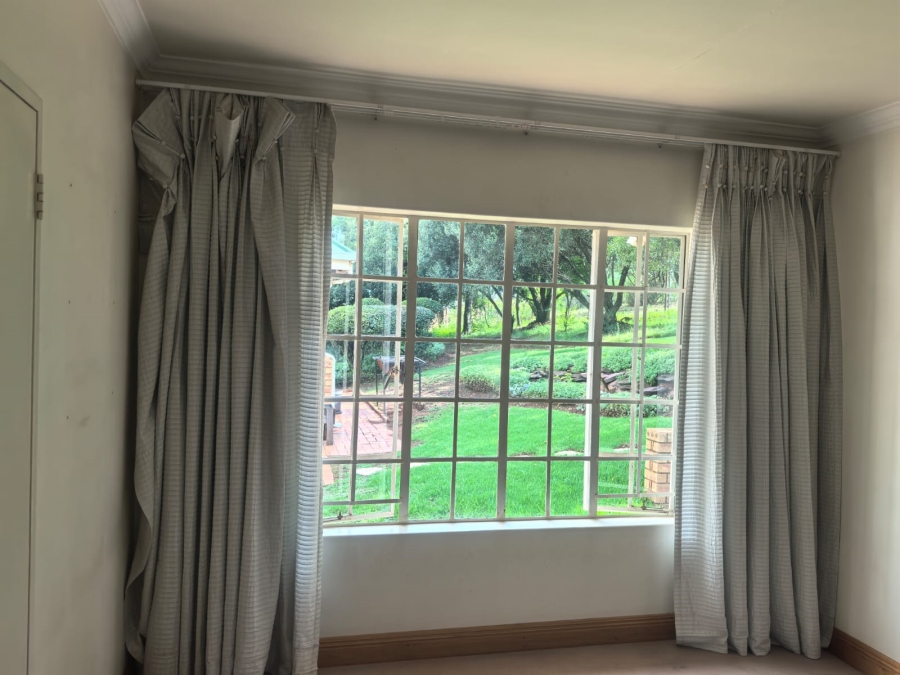 4 Bedroom Property for Sale in Roodekrans Gauteng