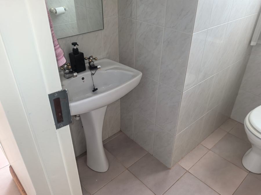 4 Bedroom Property for Sale in Roodekrans Gauteng