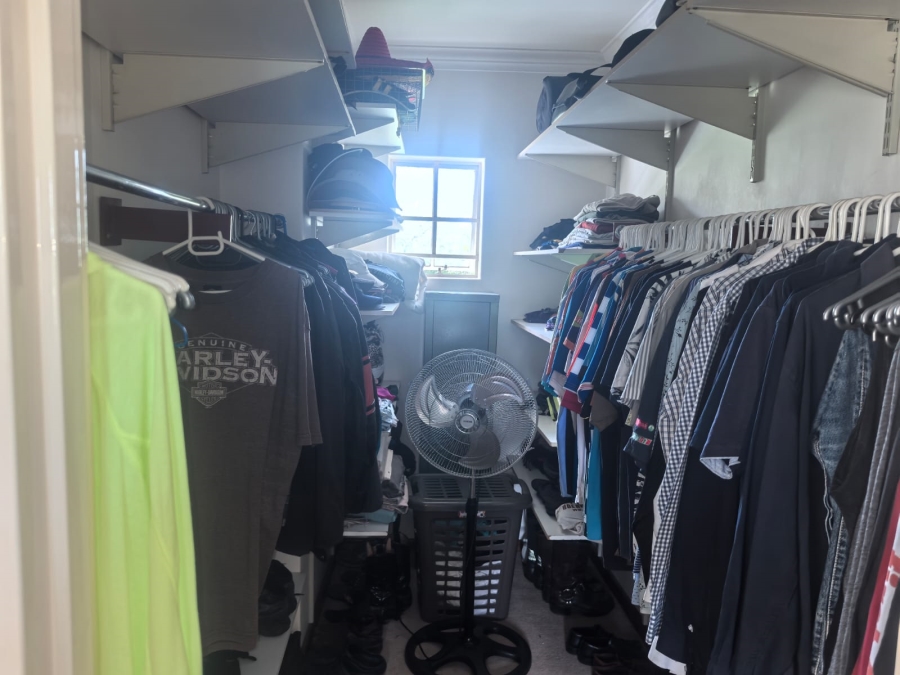 4 Bedroom Property for Sale in Roodekrans Gauteng