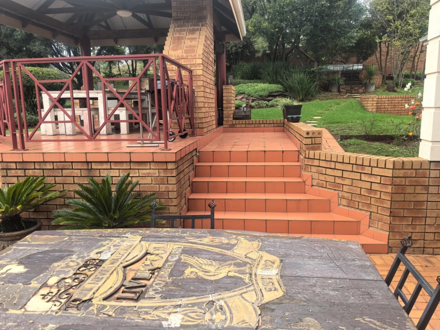 4 Bedroom Property for Sale in Roodekrans Gauteng