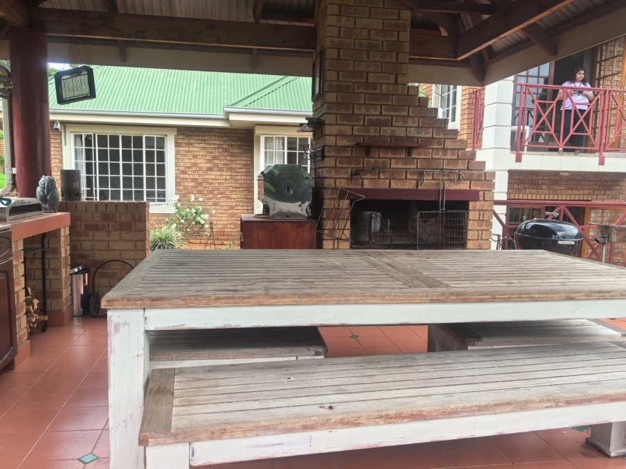 4 Bedroom Property for Sale in Roodekrans Gauteng