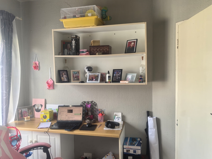 3 Bedroom Property for Sale in Helderkruin Gauteng