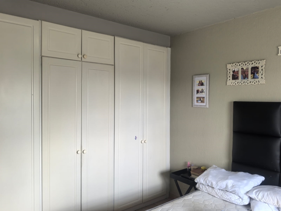 3 Bedroom Property for Sale in Helderkruin Gauteng