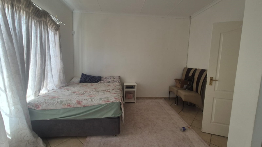2 Bedroom Property for Sale in Robinpark Gauteng