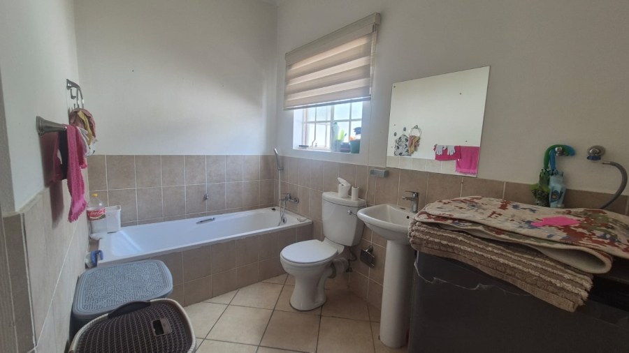 2 Bedroom Property for Sale in Robinpark Gauteng