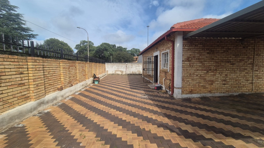 2 Bedroom Property for Sale in Robinpark Gauteng